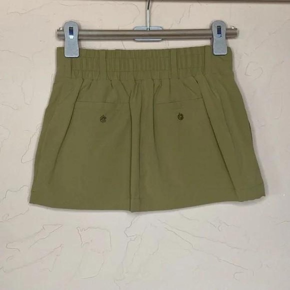 ALO YOGA  Fan Club Mini Skirt - Golden Olive Branch - Picture 7 of 7